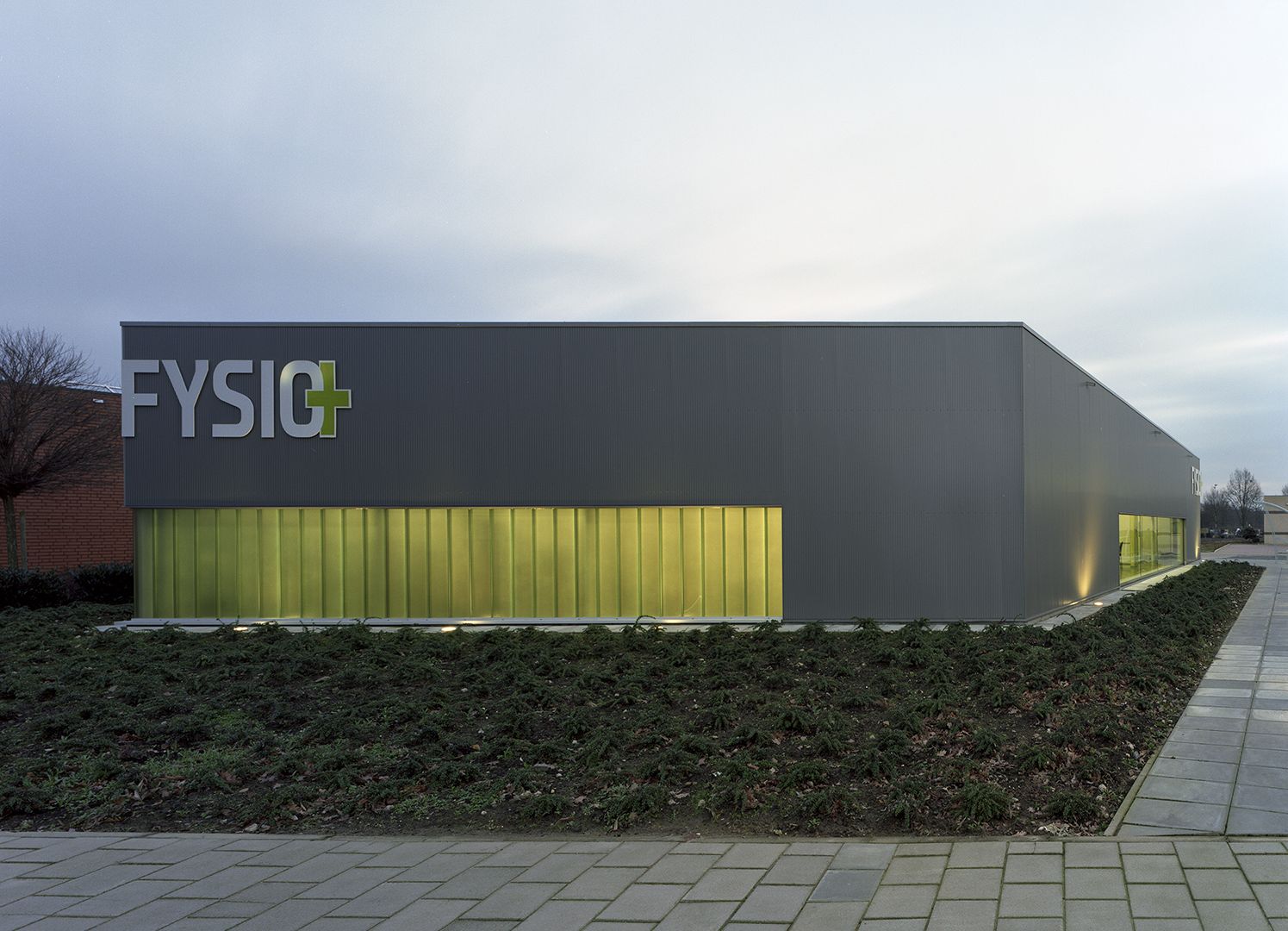 Fysio + - Maasbracht, Engelman Architecten