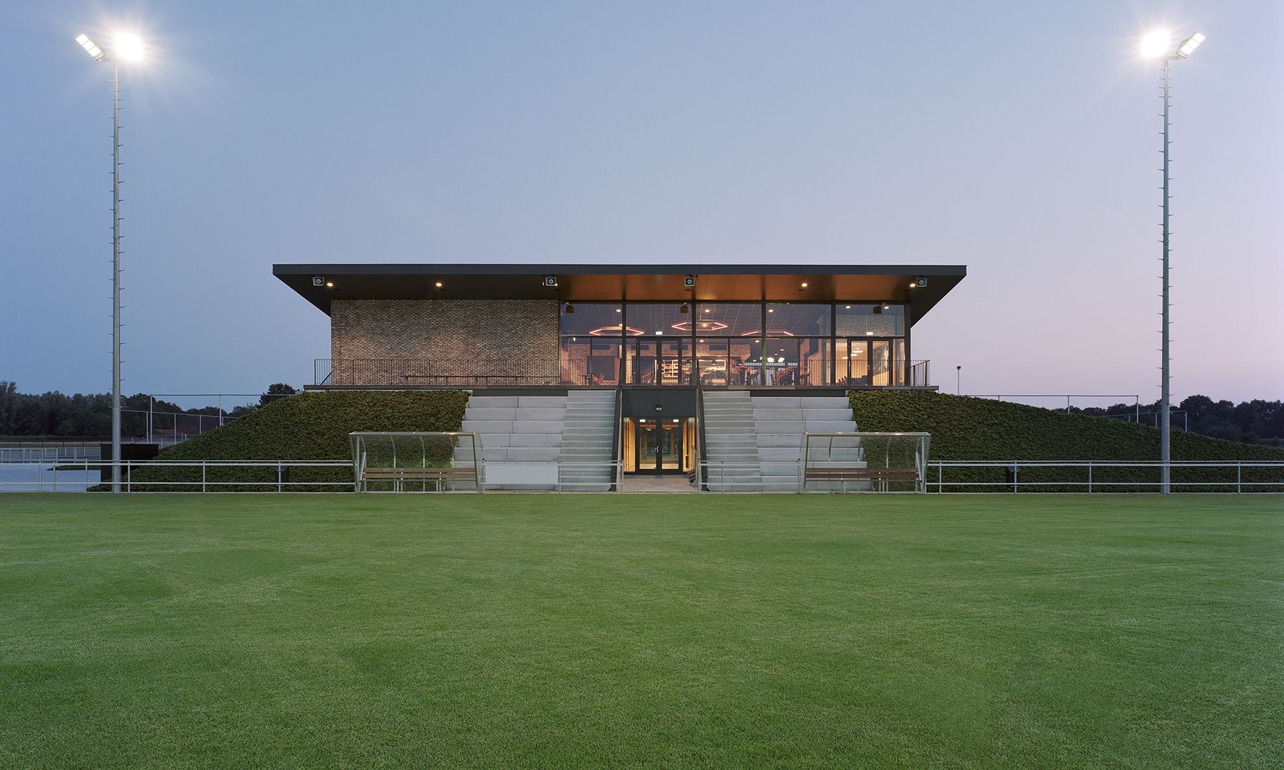 Voetbalcomplex DFO'20 - Leudal , Engelman Architecten